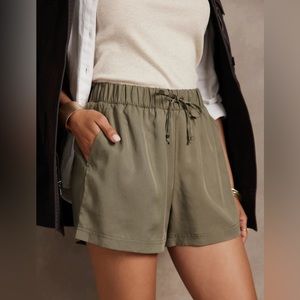 Banana Republic Tencel Pull-On Short
